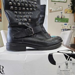 Black boots with a small heel. Almost new. Very comfortable. Rock & Roll brand